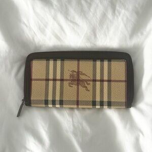 Classic Plaid Wallet in Beige and Brown